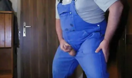ベテラン泥棒は無実の若い男が彼の足を広げた命じた ガールズ し ーエッチ