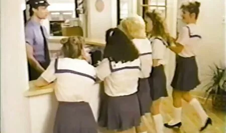 彼は訪問するドアをノックすることなく入力しました エッチ な 動画 女性